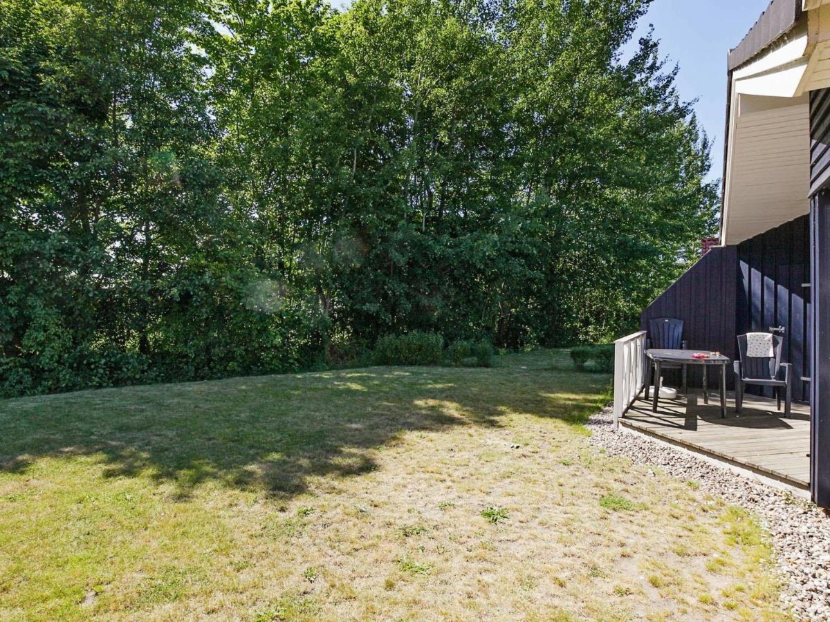5 Person Holiday Home In 그로미츠 외부 사진