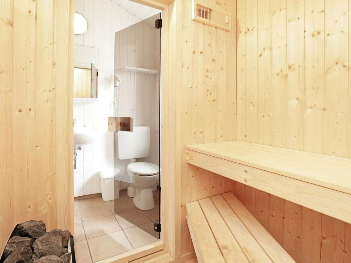 5 Person Holiday Home In 그로미츠 외부 사진