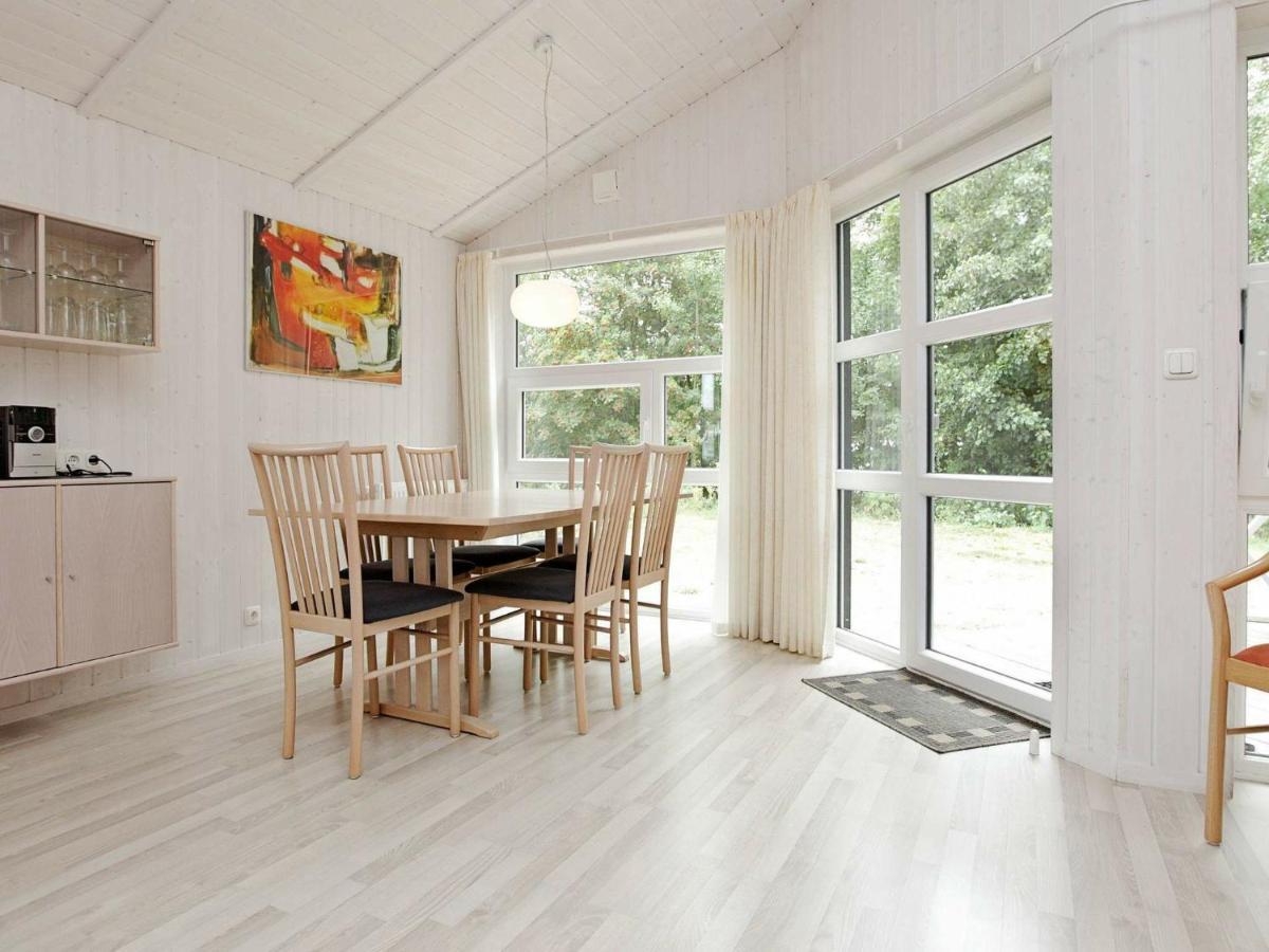 5 Person Holiday Home In 그로미츠 외부 사진